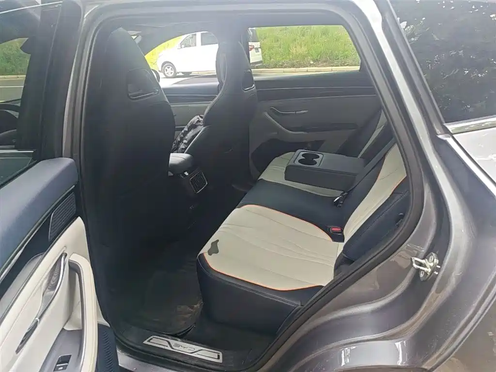 BYD Song PLUS PHEV 2024 Glory Edition DM-i 150km Flagship PLUS фото 17