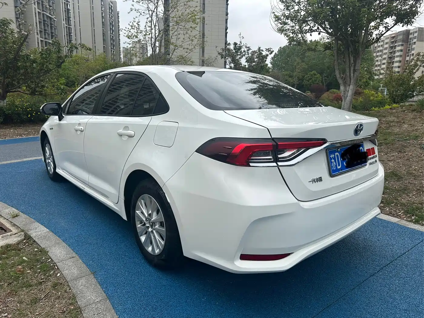 Toyota Corolla 2021 Hybrid 1.8L E-CVT Pioneer Edition фото 9