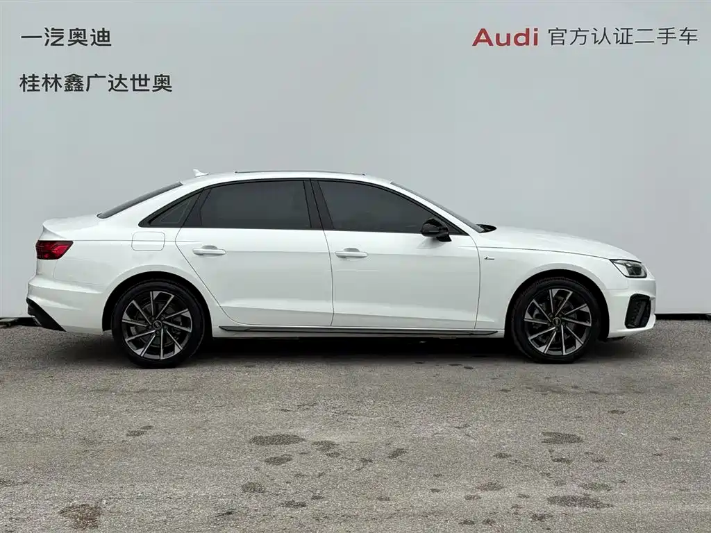 Audi A4L 2023 40 TFSI Luxury Sport фото 3