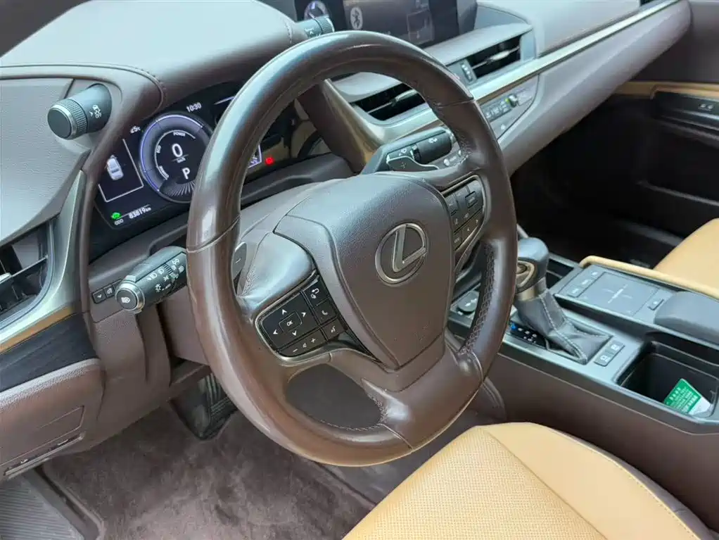 Lexus ES 2018 300h Excellence Edition China V фото 12