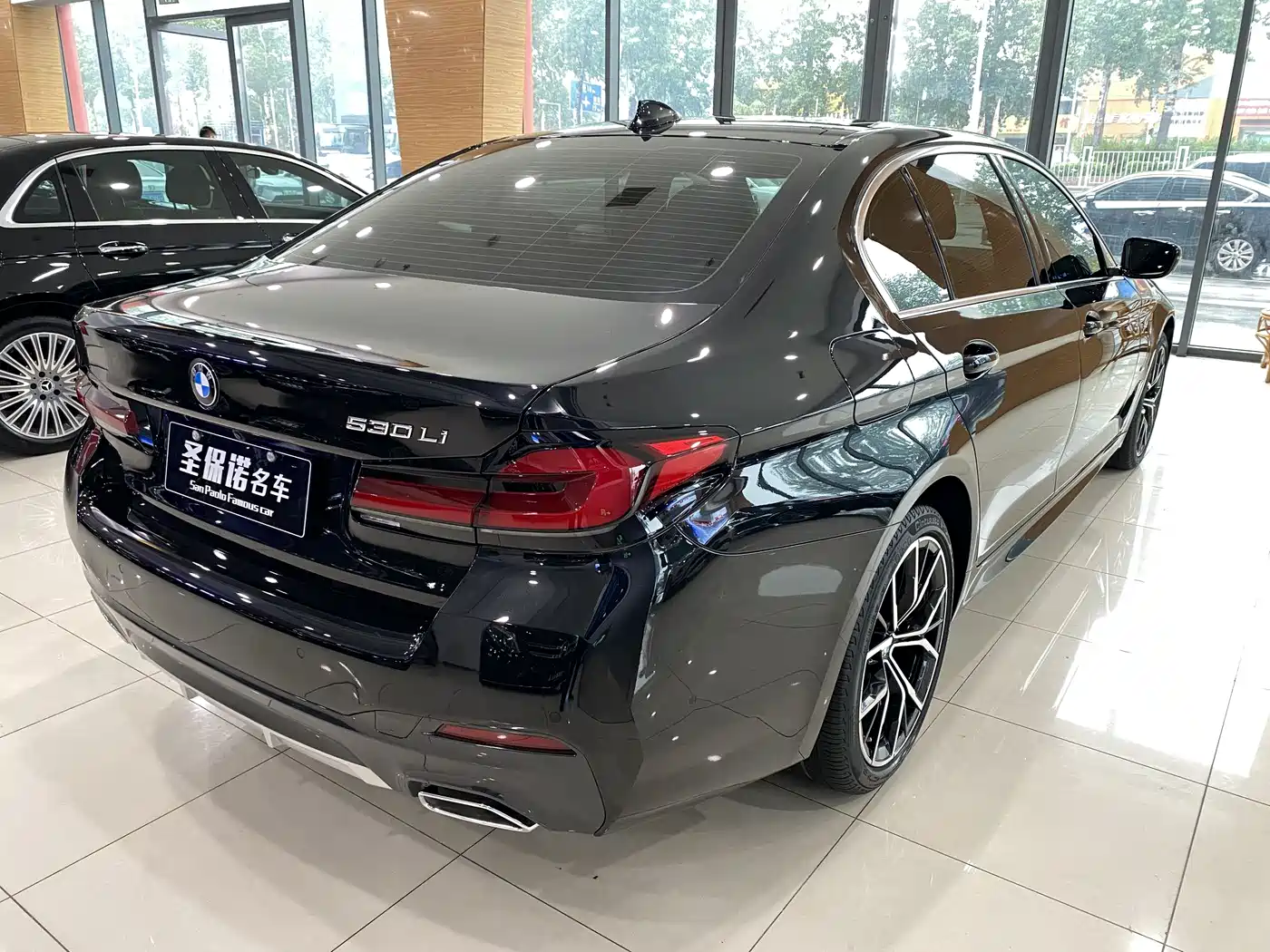 BMW 5 Series 2023 530Li Premium M Sport Package фото 4