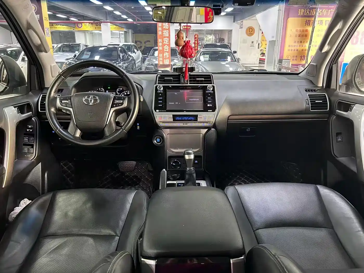 Toyota Prado 2019 2018 3.5L Automatic TX-L NAVI Rear-mounted Spare Tire