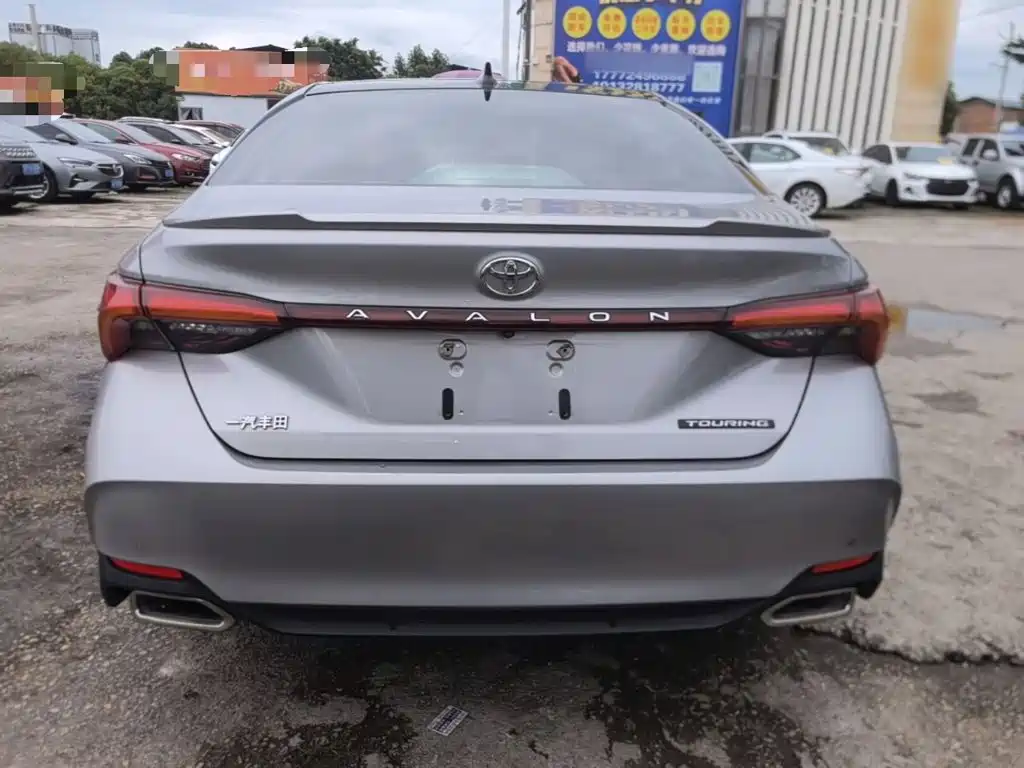 Фото 6 - Toyota Avalon