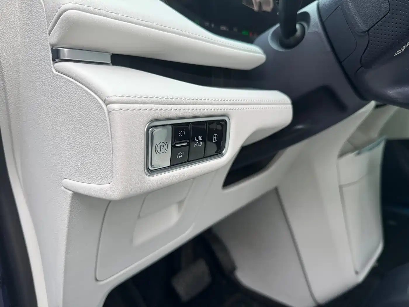 Buick GL8 New Energy 2026 Luzun Premium Luxury Avenir Edition фото 9