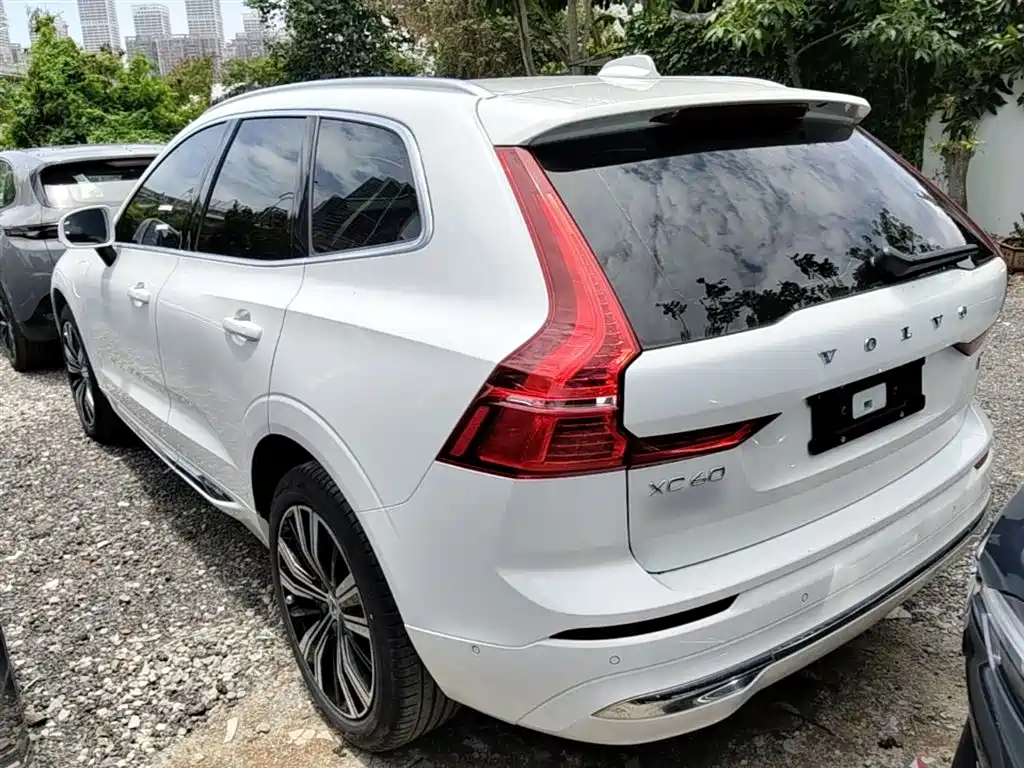 VOLVO XC60 PLUG-IN HYBRID