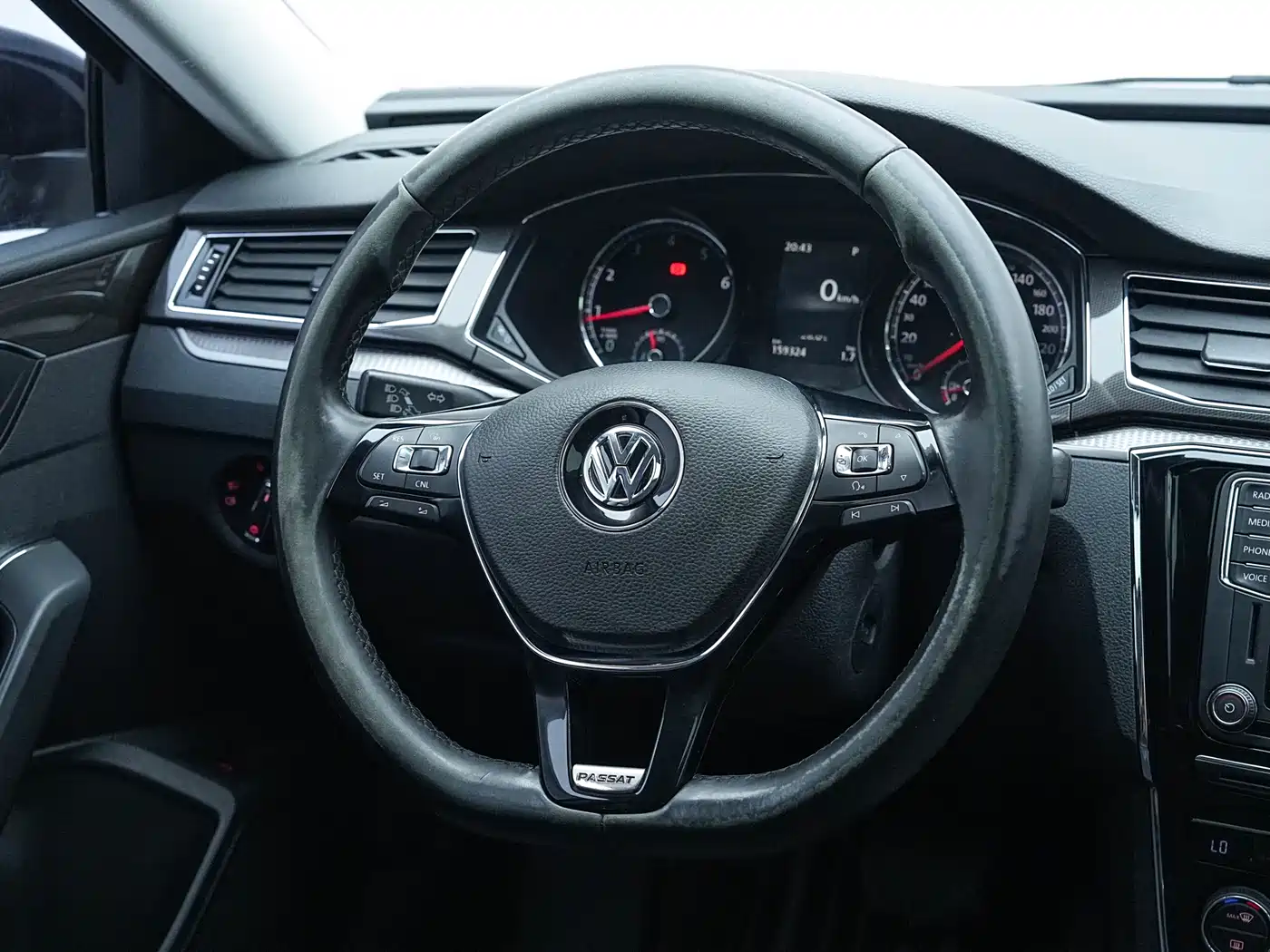 Volkswagen Passat 2016 330TSI DSG Executive Edition фото 11