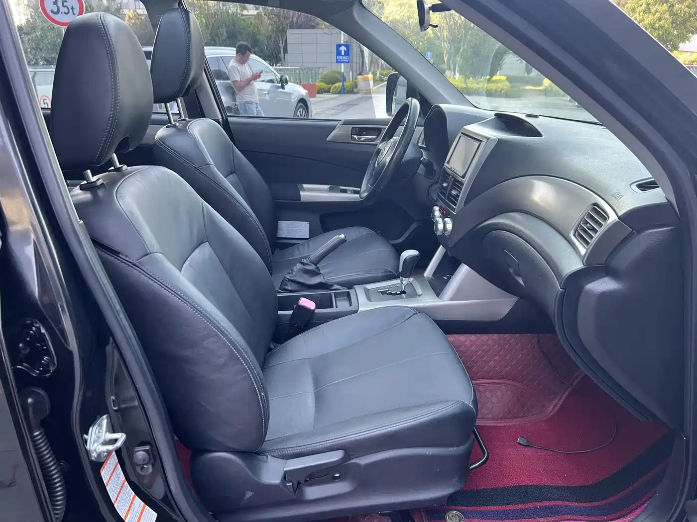 Subaru Forester 2010 2.5XT Luxury Navigation Edition фото 6