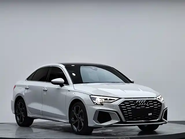 Audi A3 2023 Facelift A3L Limousine 35 TFSI Luxury Sport — фото 4