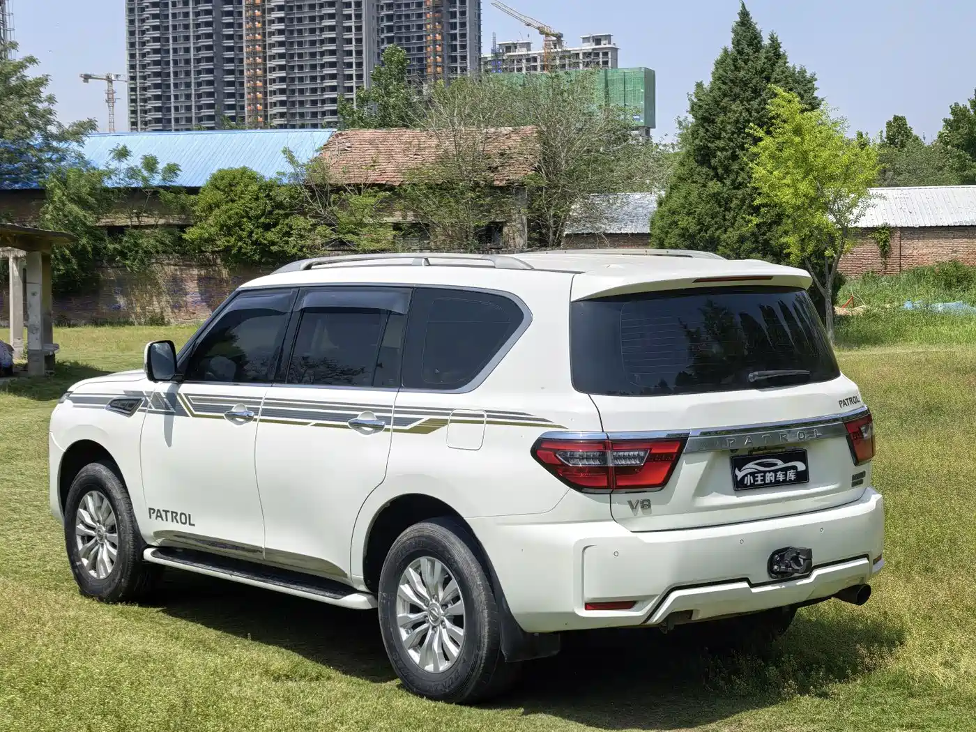 Nissan Patrol 2018 Model 5.6L Standard фото 7