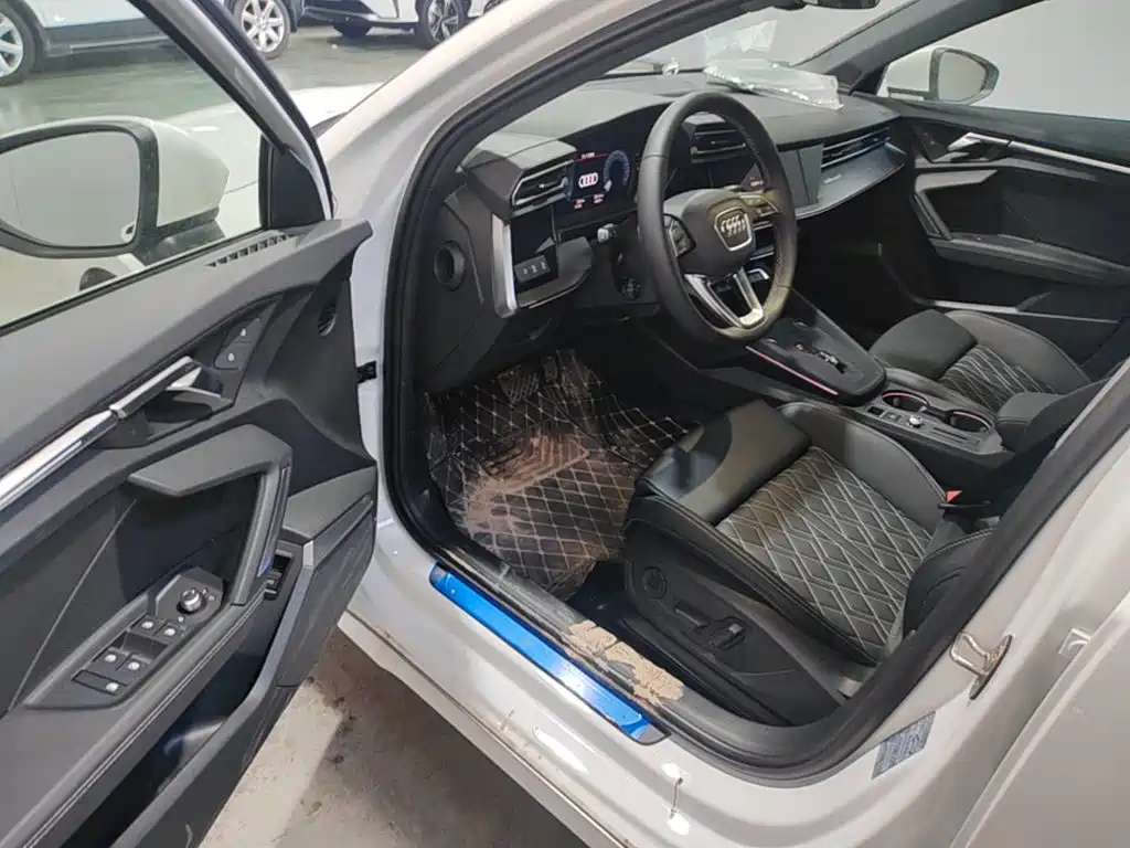 Audi A3 2026 2025 Facelift Sportback 35TFSI Flying Spur Premium
