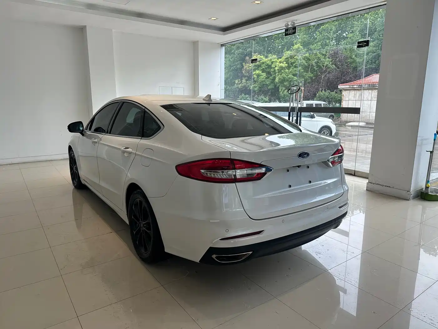 FORD MONDEO