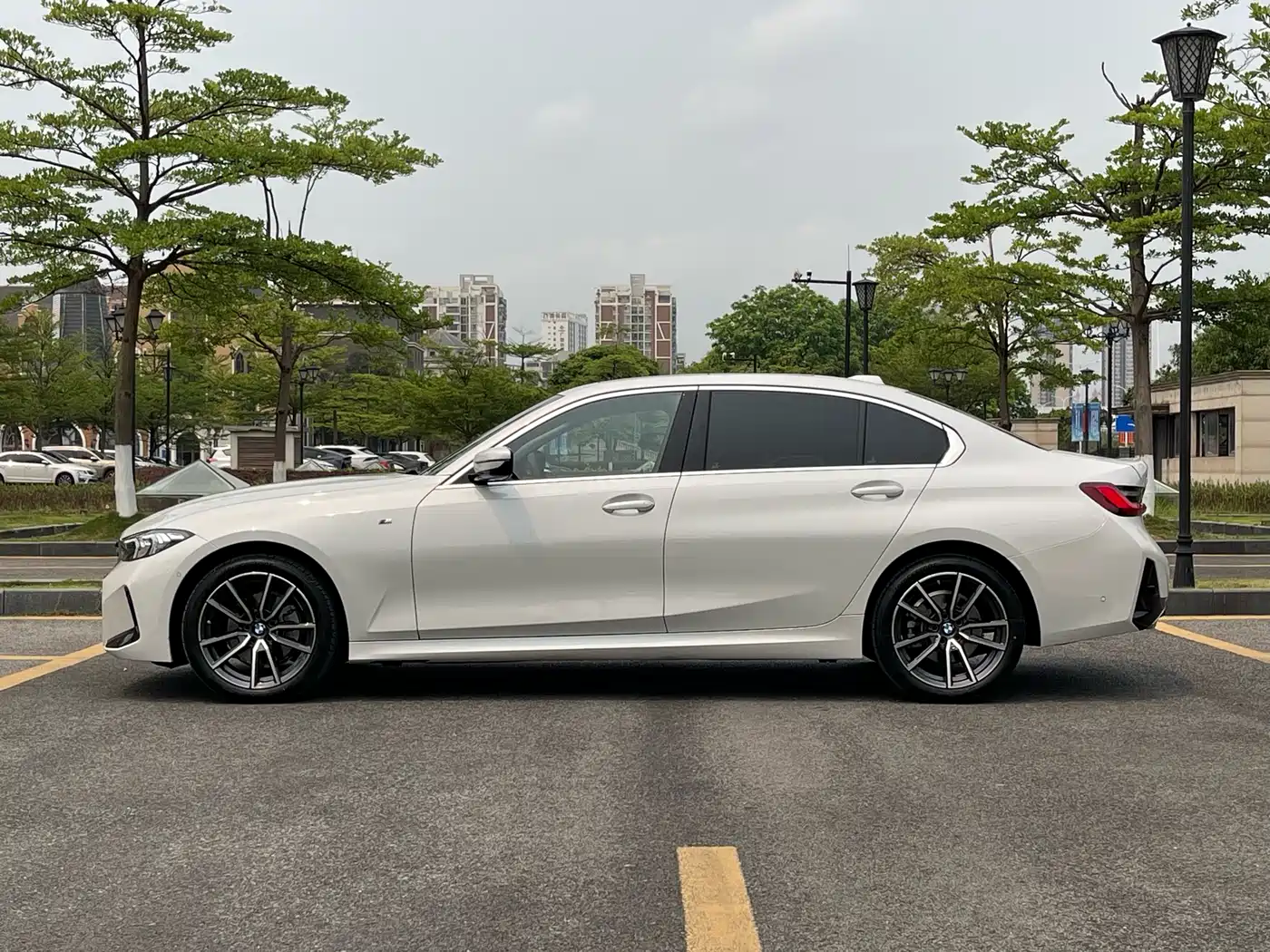 BMW 3-SERIES