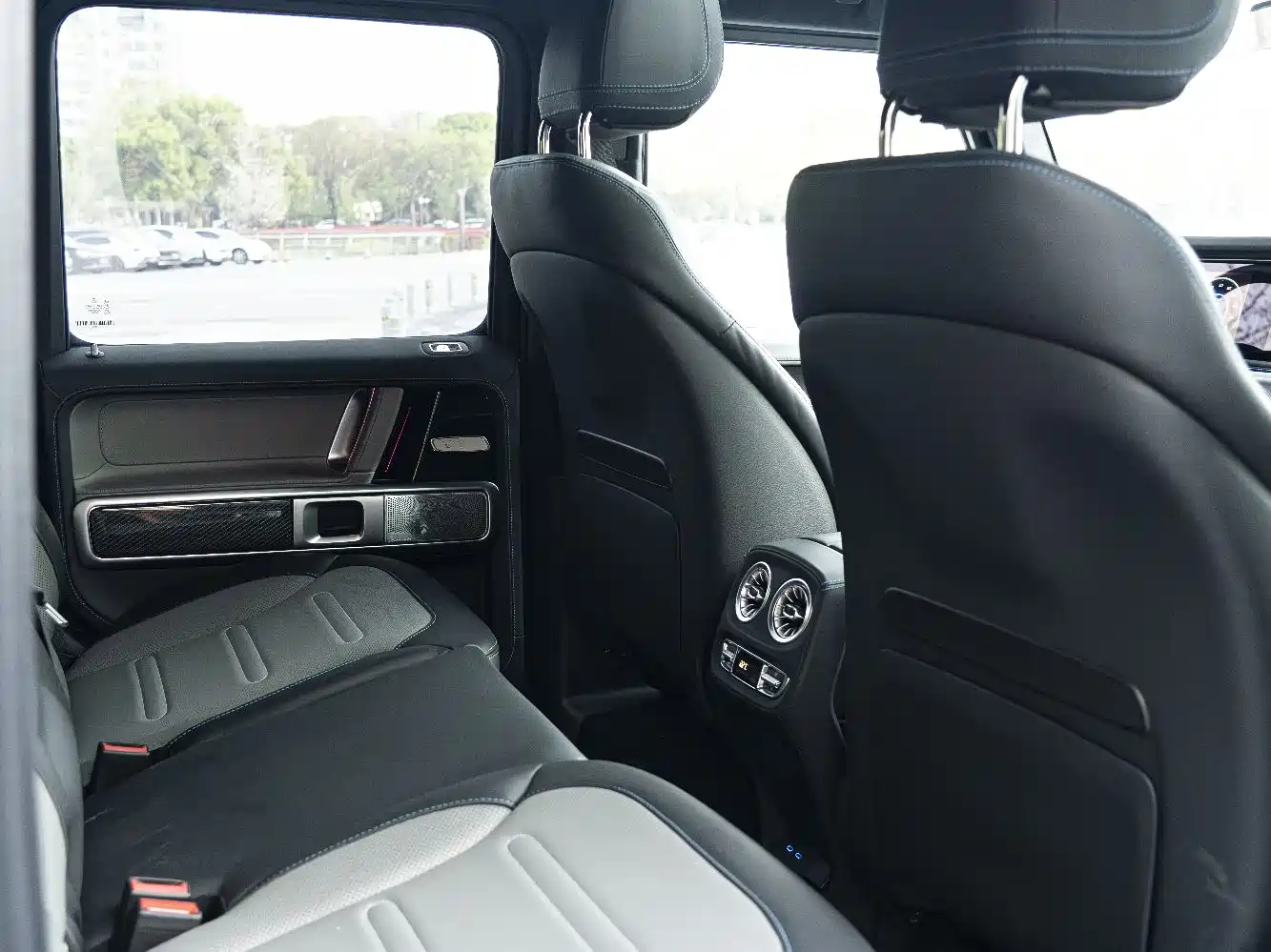 Mercedes-Benz G-Class New Energy 2025 G580 Launch Special Edition фото 19