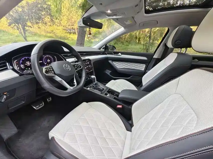 Volkswagen Magotan 2023 Model 2 Million Commemorative Edition 330TSI DSG Luxury фото 8