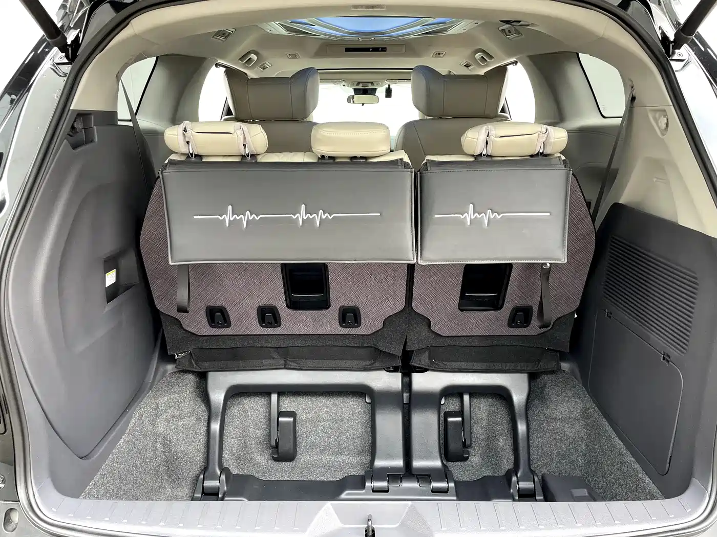 Toyota Sienna 2026 Model 2.5L Hybrid 2WD Comfort Edition фото 30