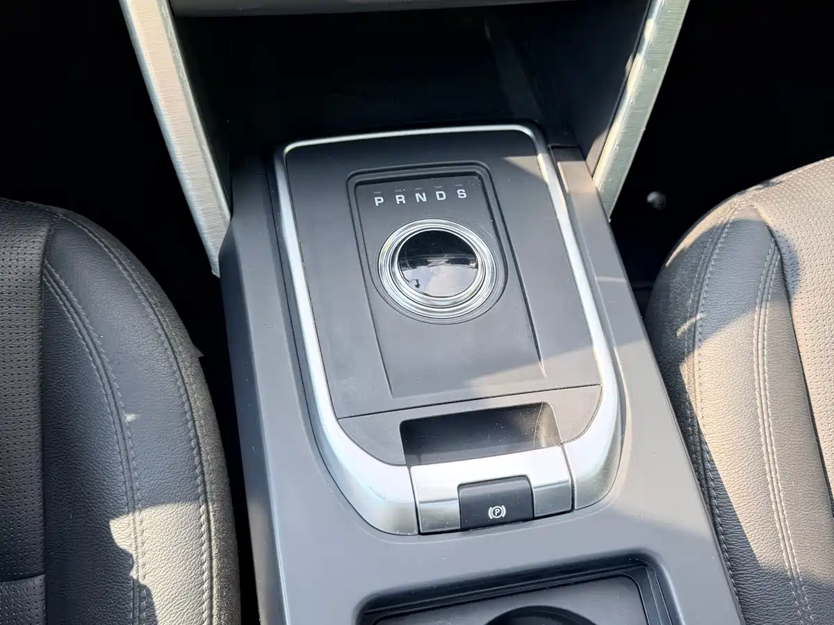 Land Rover Discovery Sport 2019 240PS HSE Edition China V фото 8