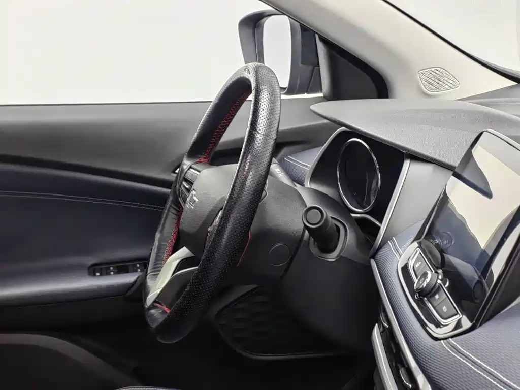 Chevrolet Trax 2021 2019 Redline 335T CVT Premium Edition (China VI)