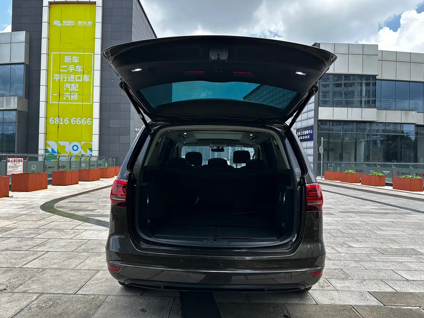 Volkswagen Sharan 2018 2018 380TSI Comfort 7-Seater