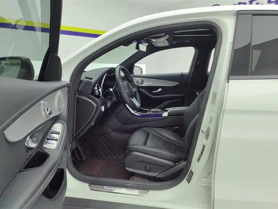Mercedes-Benz GLC Coupe 2021 2020 GLC 260 4MATIC Coupe SUV