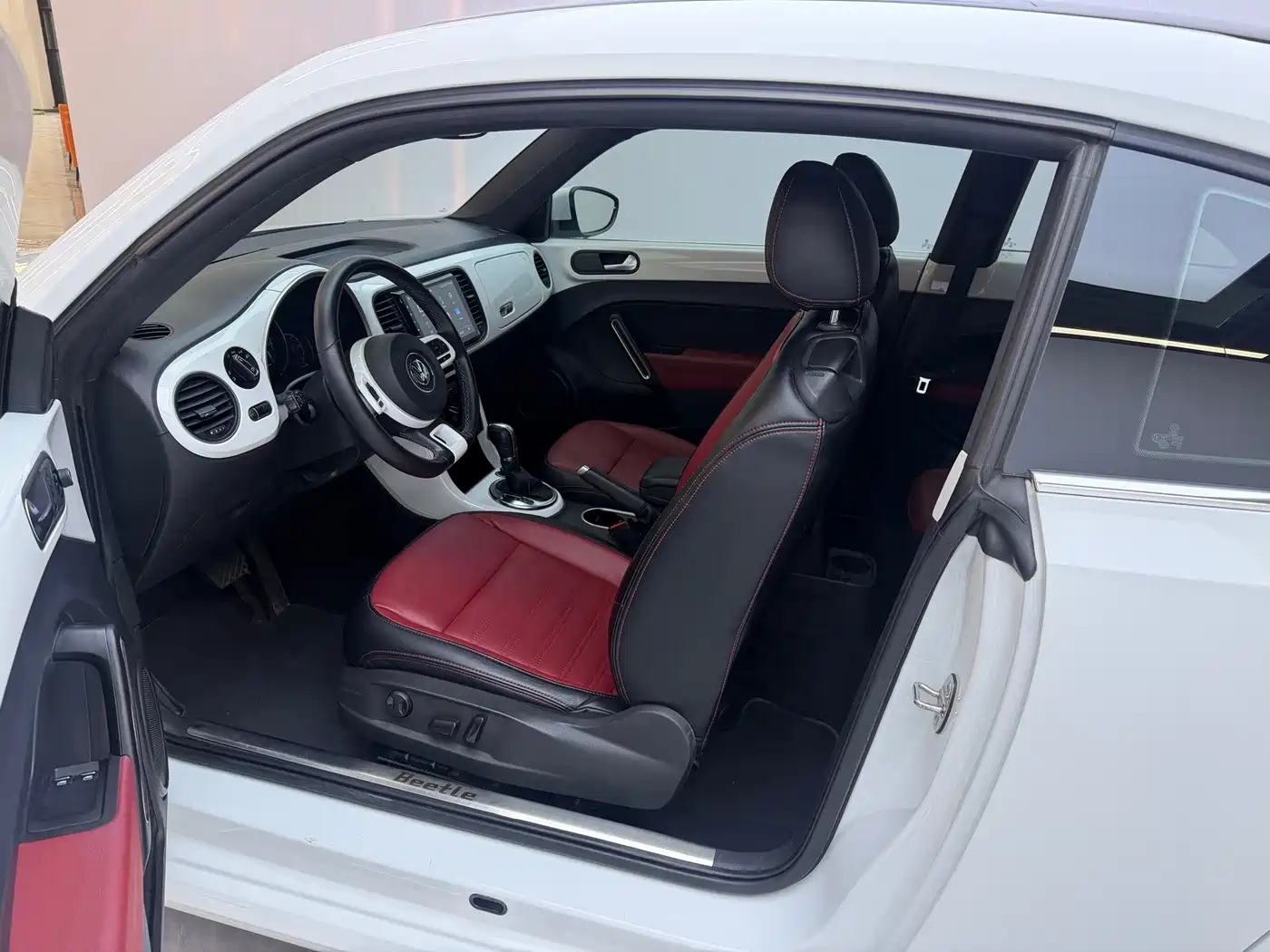 Volkswagen Beetle 2017 180TSI Style фото 14