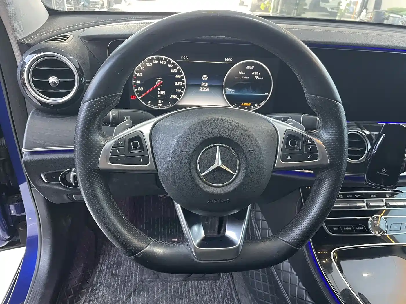 Mercedes-Benz E-Class 2016 E 200 L Sport Type фото 7