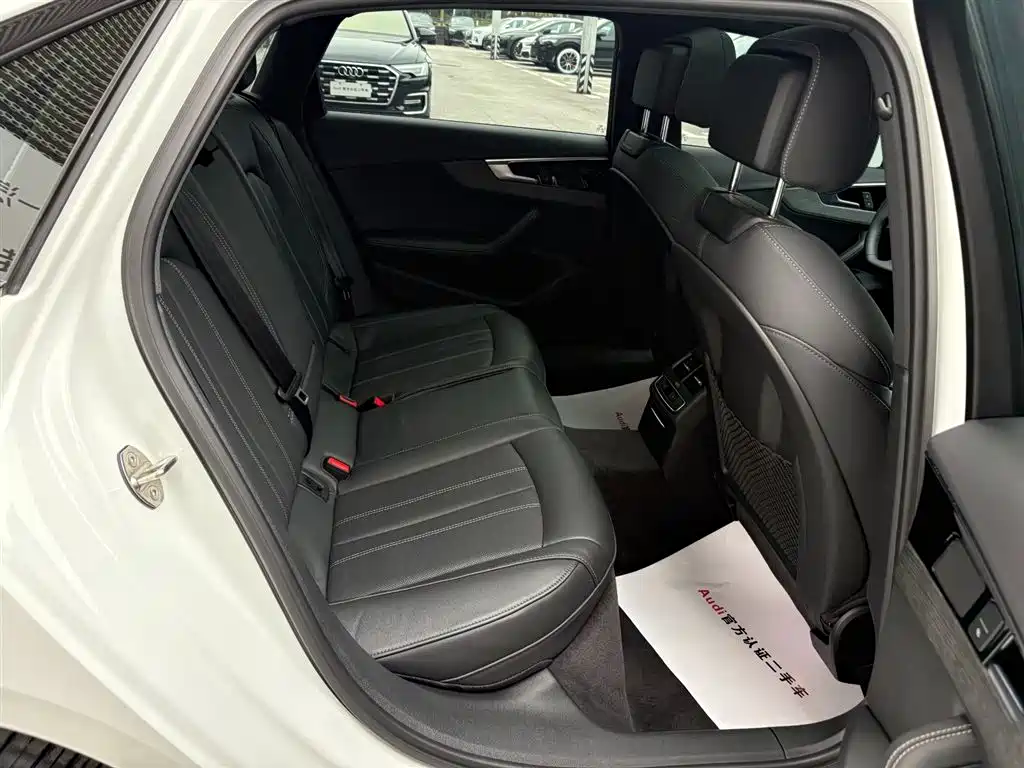 Audi A4L 2023 40 TFSI Luxury Sport фото 16