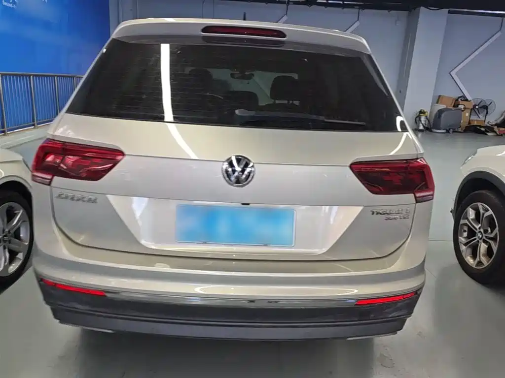 Volkswagen Tiguan L 2019 380TSI Auto AWD Smart Luxury Edition China V фото 6