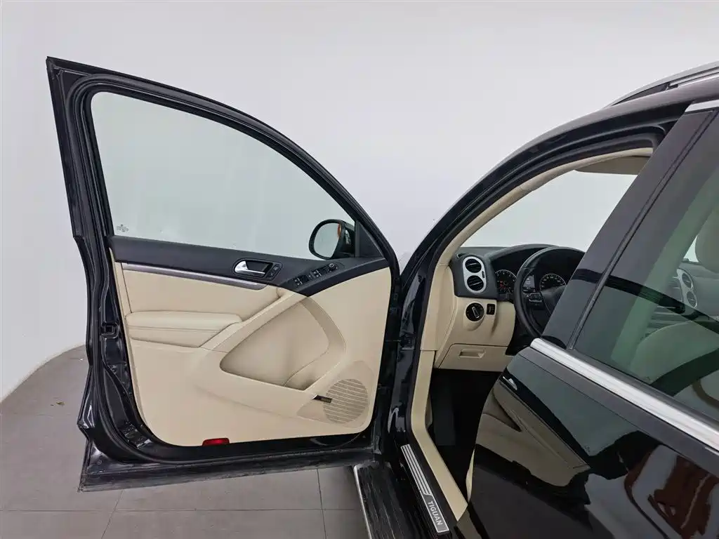 Volkswagen Tiguan 2013 2.0TSI Automatic AWD Flagship Edition фото 8