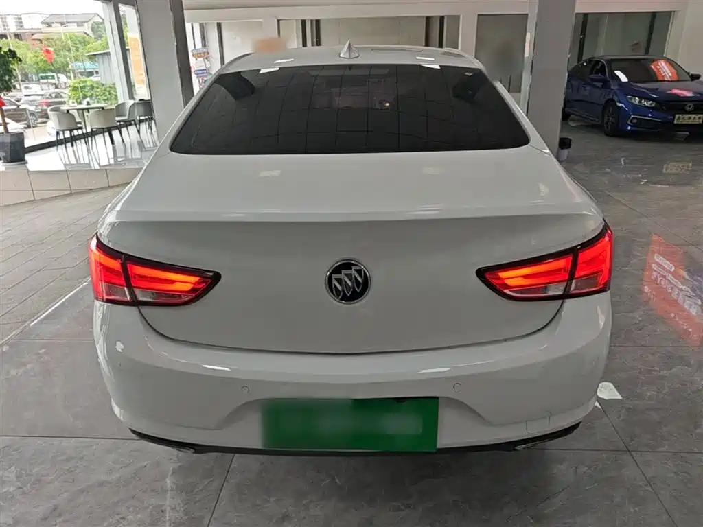 Buick Verano 2018 Sedan 20T Dual Clutch Leading фото 6