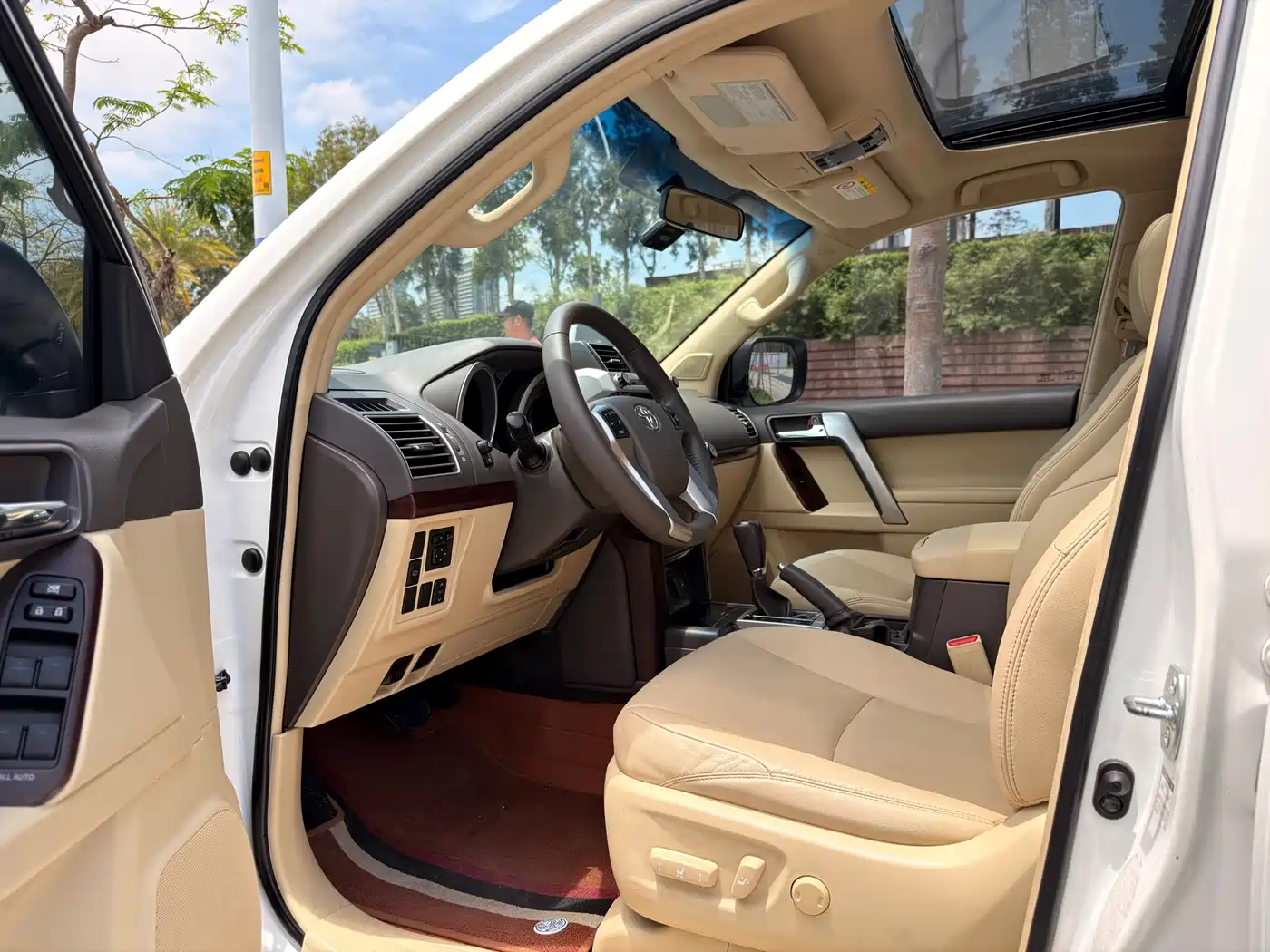 Toyota Prado 2014 4.0L Automatic TX-L NAVI фото 4