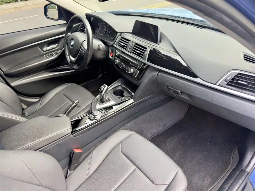 BMW 3 Series 2017 320Li M Sport фото 5