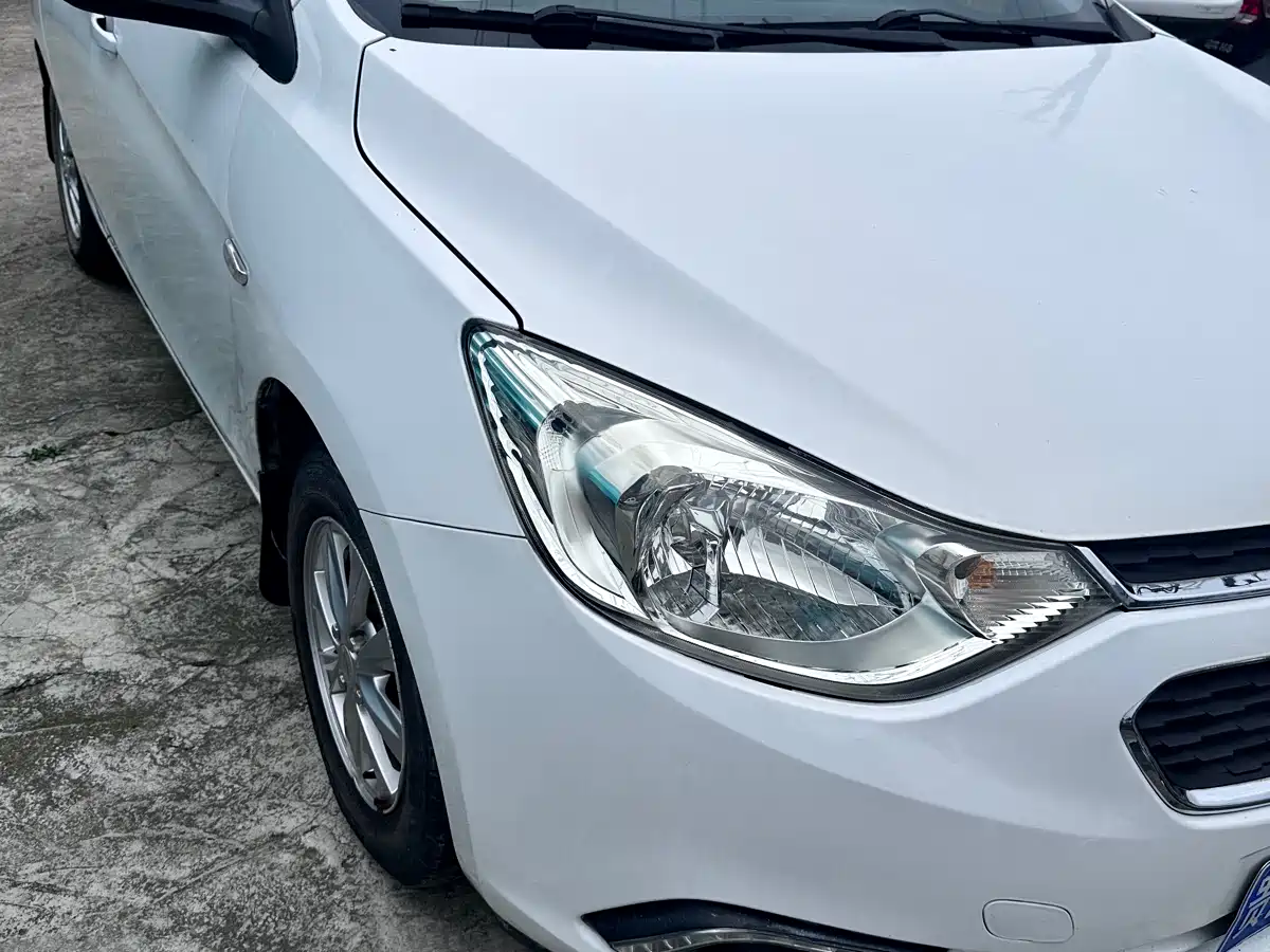 Chevrolet Sail 2018 Sail 3 1.5L Manual Ideal Sunroof фото 3