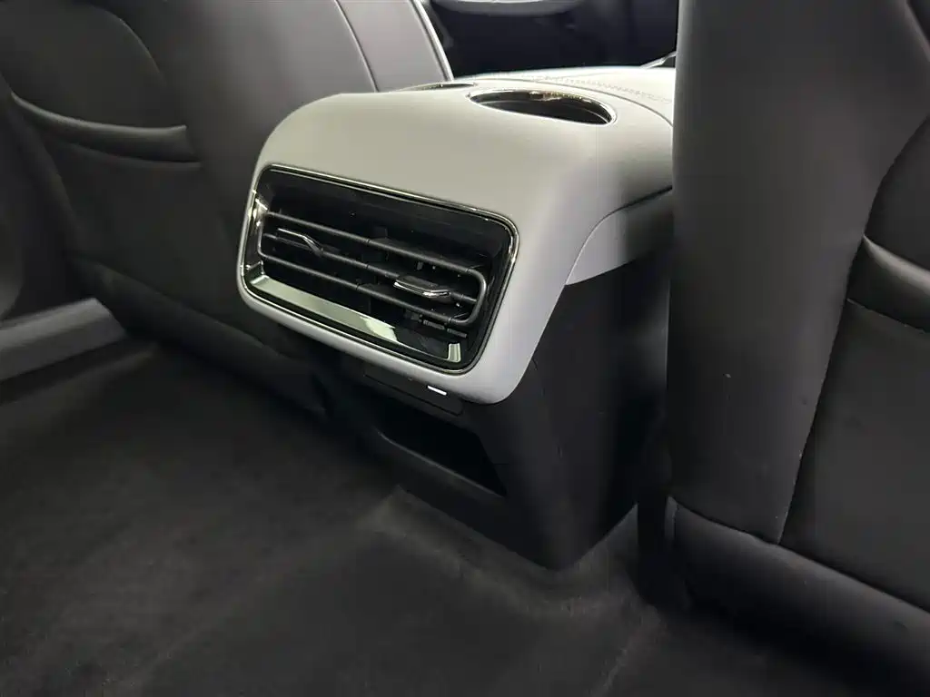 Geely Galaxy Galaxy E8 2025 700km Long Voyage Smart Drive Edition фото 24