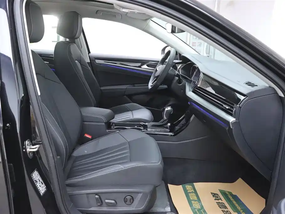 Volkswagen Passat 2026 Outstanding Edition 380TSI Dragon Glory Version фото 18