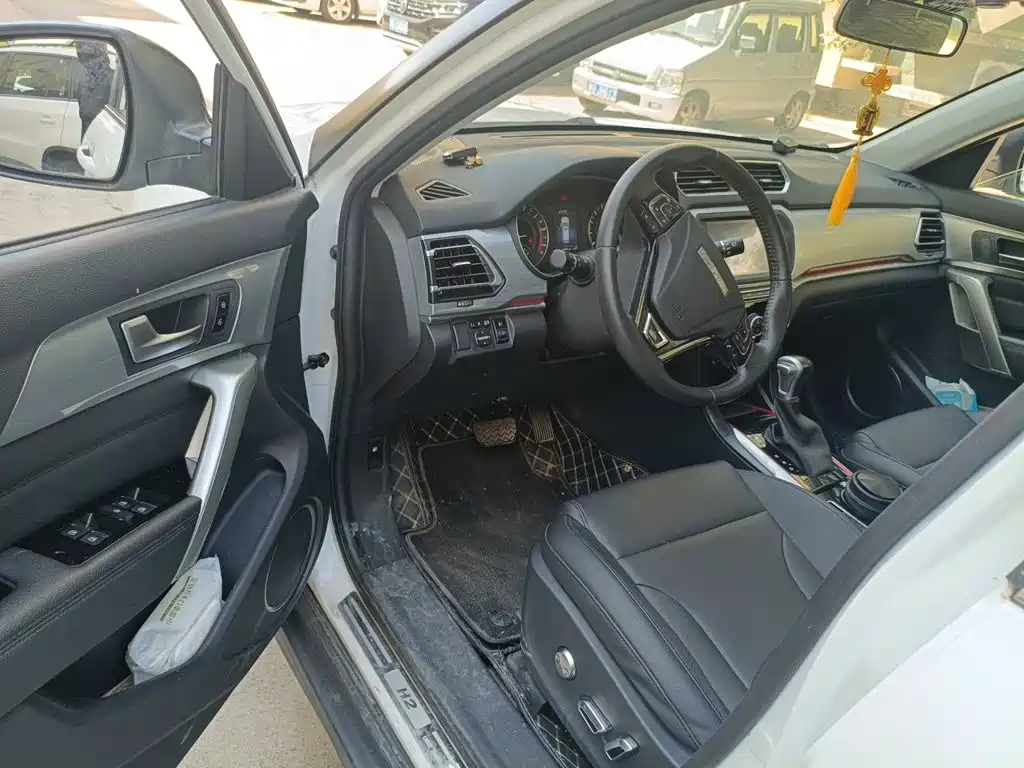 Фото 14 - Haval H2