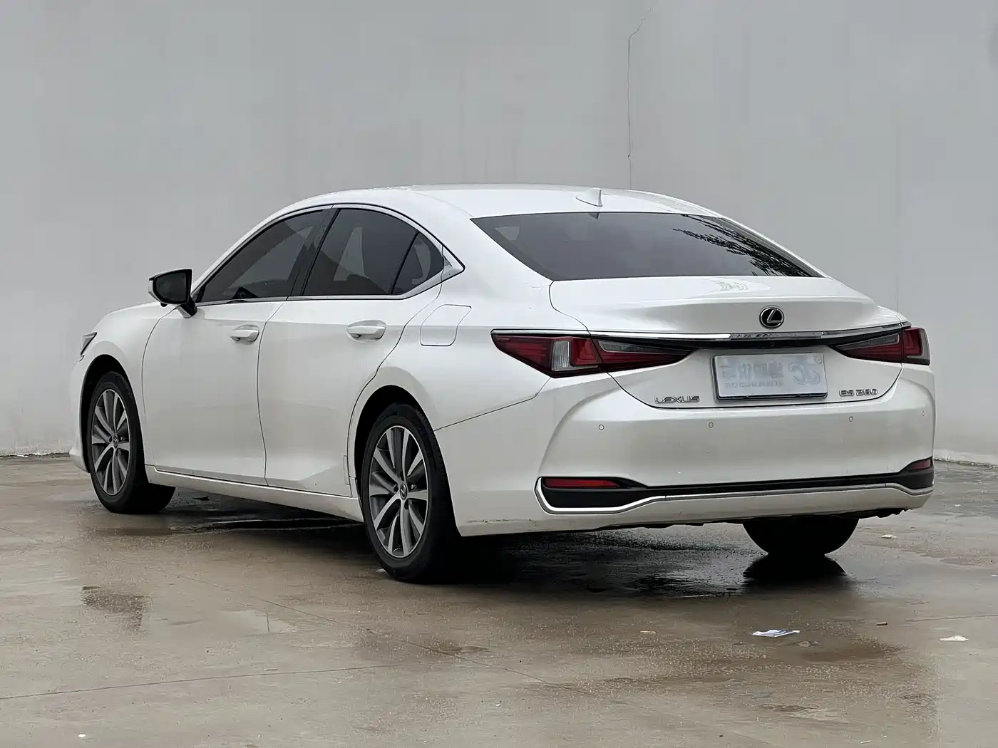 Фото 5 - Lexus ES