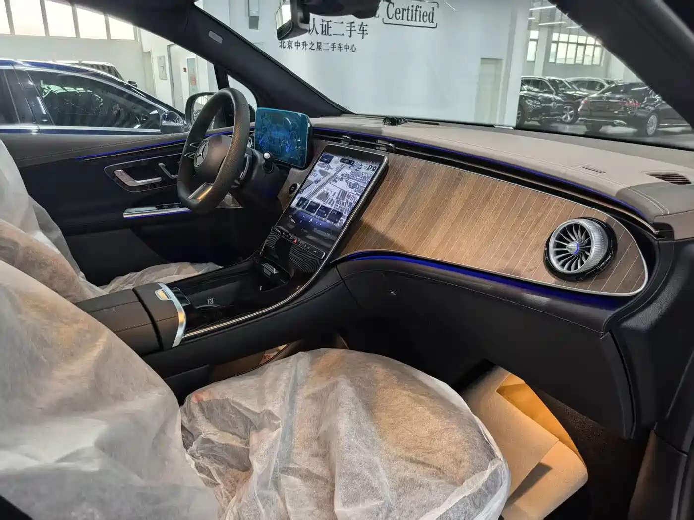 MERCEDES-BENZ EQE SUV