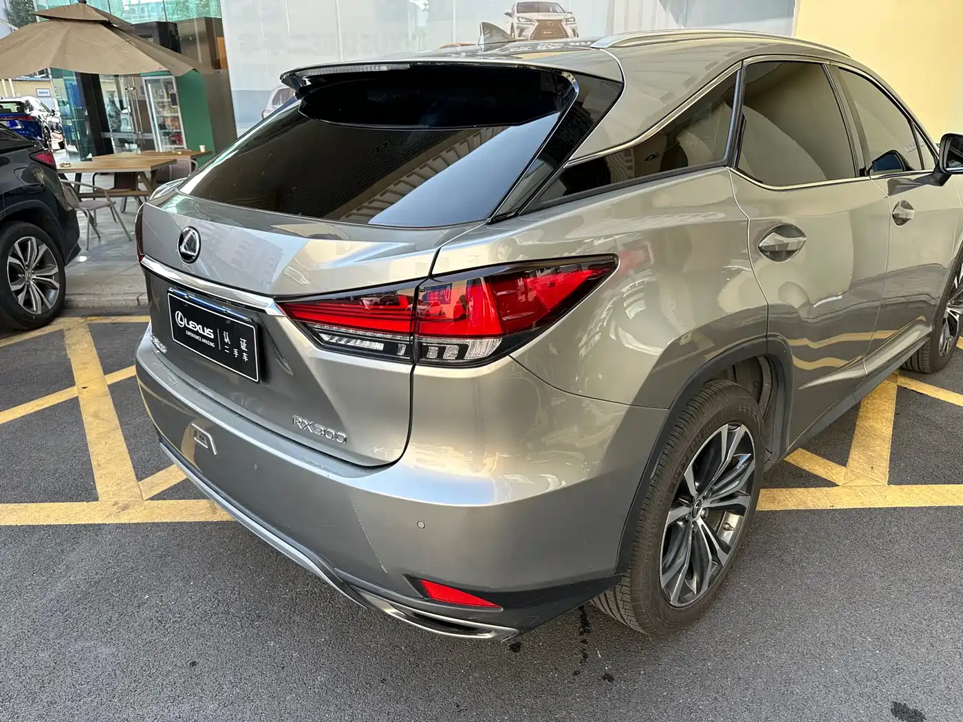 Lexus RX 2020 Facelift 300 AWD Elegance Edition фото 24