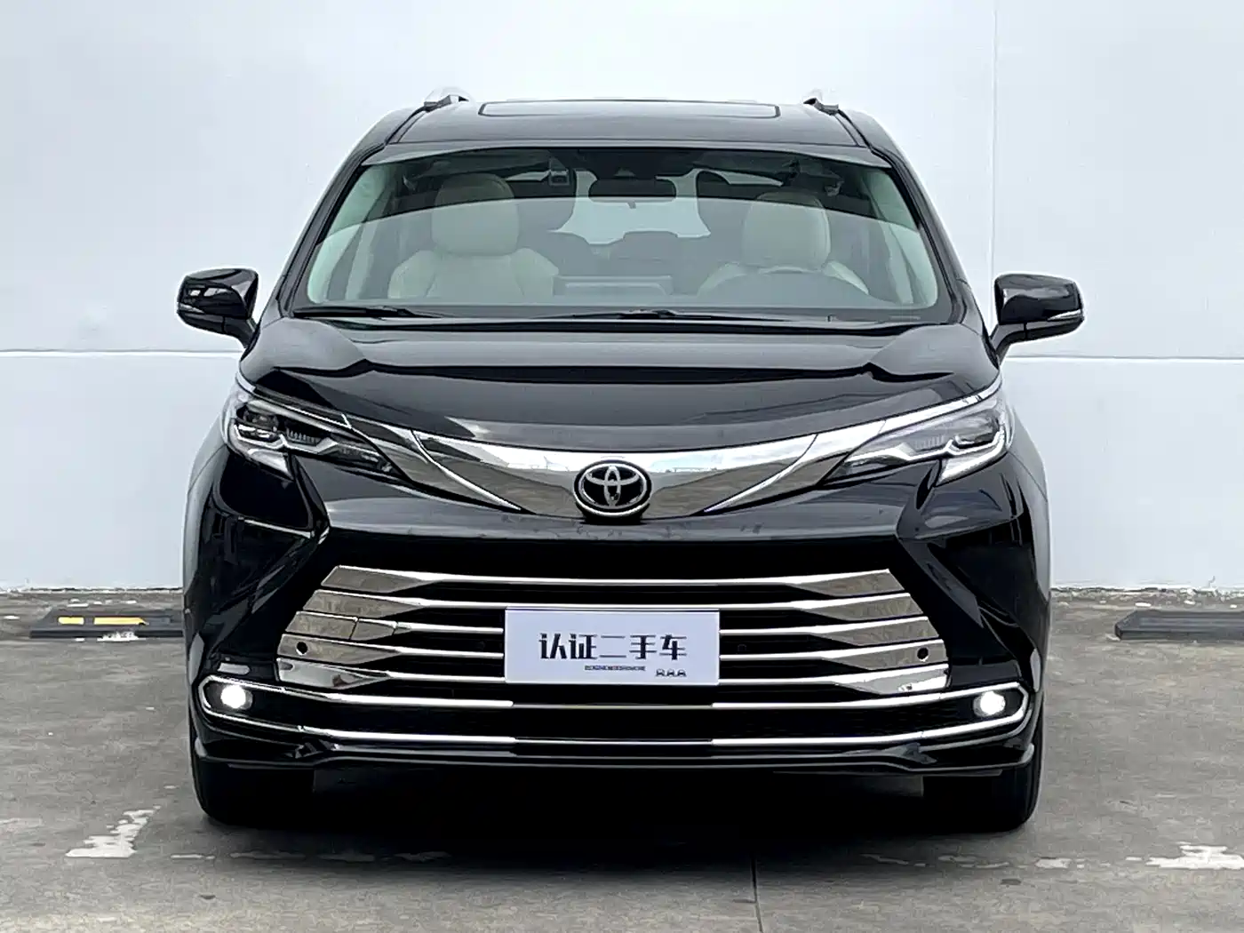 Toyota Sienna 2026 Model 2.5L Hybrid 2WD Comfort Edition фото 3