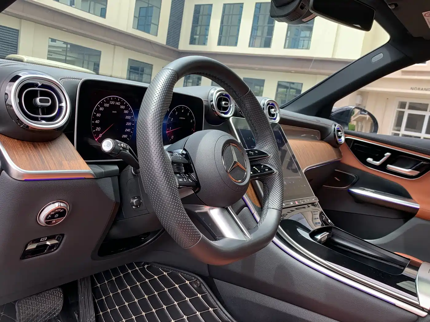 Mercedes-Benz GLC 2024 GLC 300 L 4MATIC Dynamic 5-seater фото 18