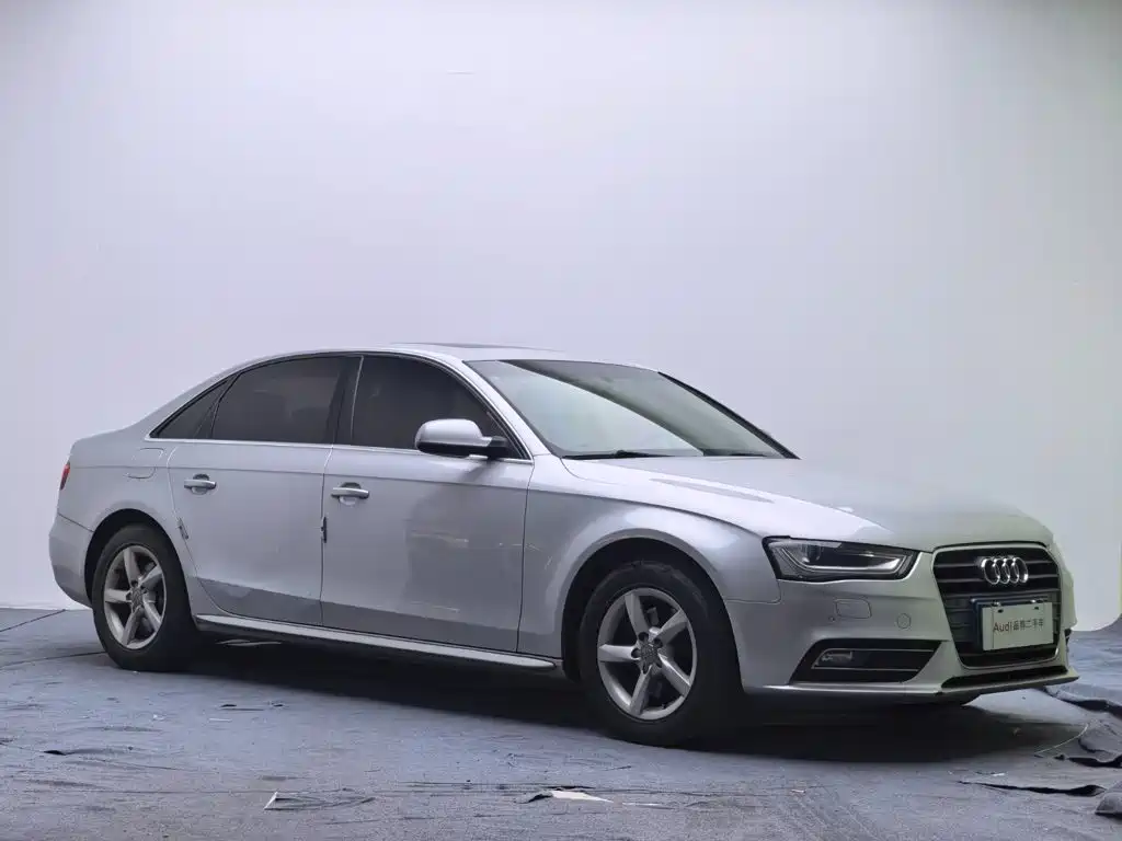 Фото 6 - Audi A4L