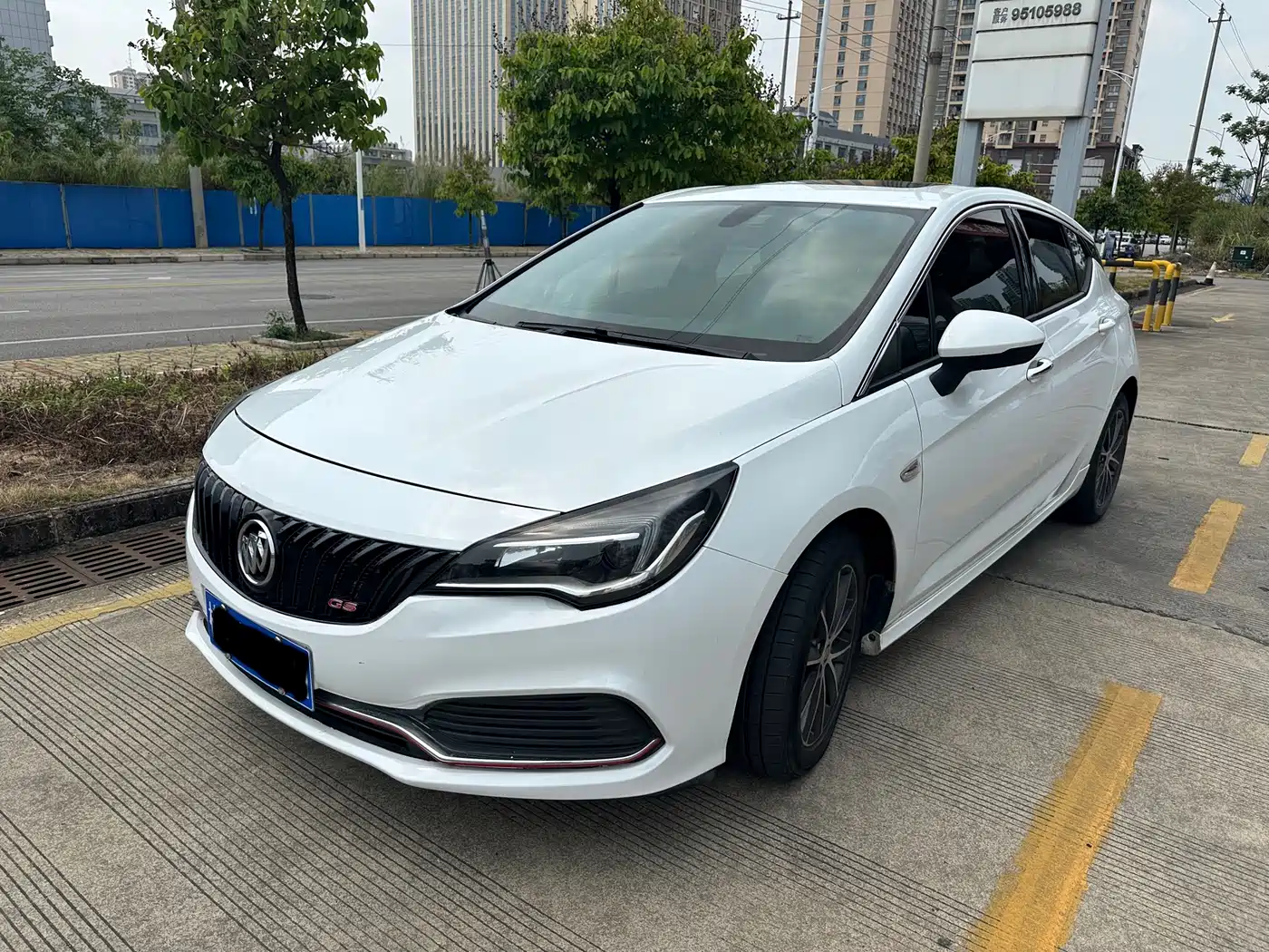 Buick Verano 2016 Hatchback GS 20T DCT Passion Sport фото 2