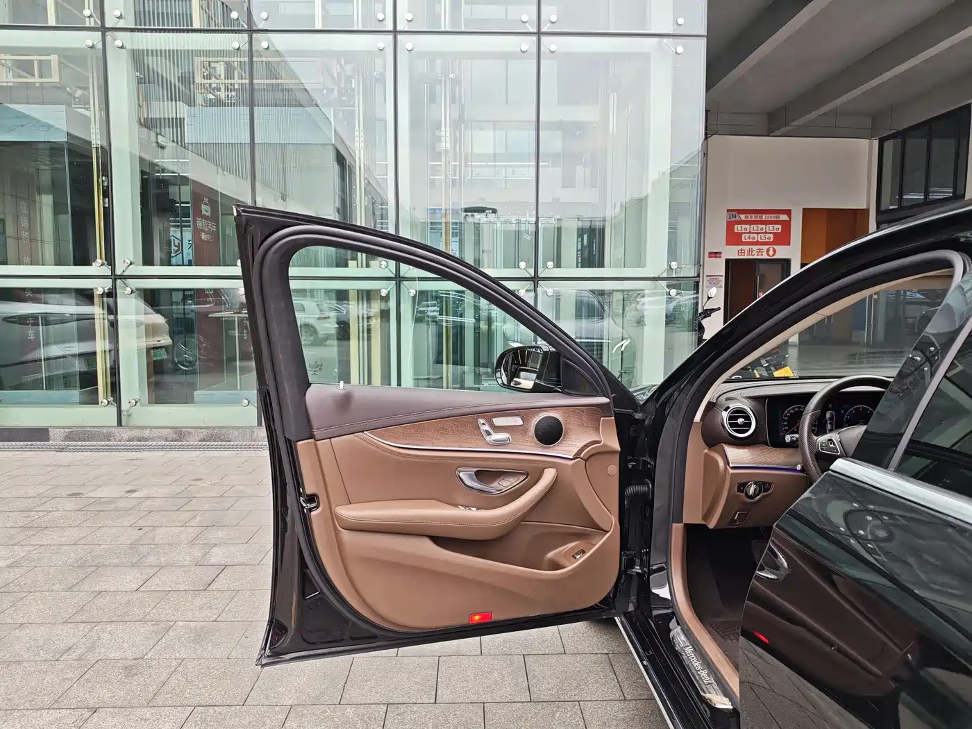 Mercedes-Benz E-Class 2018 E 200 L фото 9