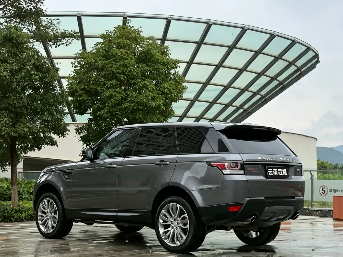 Land Rover Range Rover Sport 2016 Model 3.0 SC V6 HSE DYNAMIC фото 9