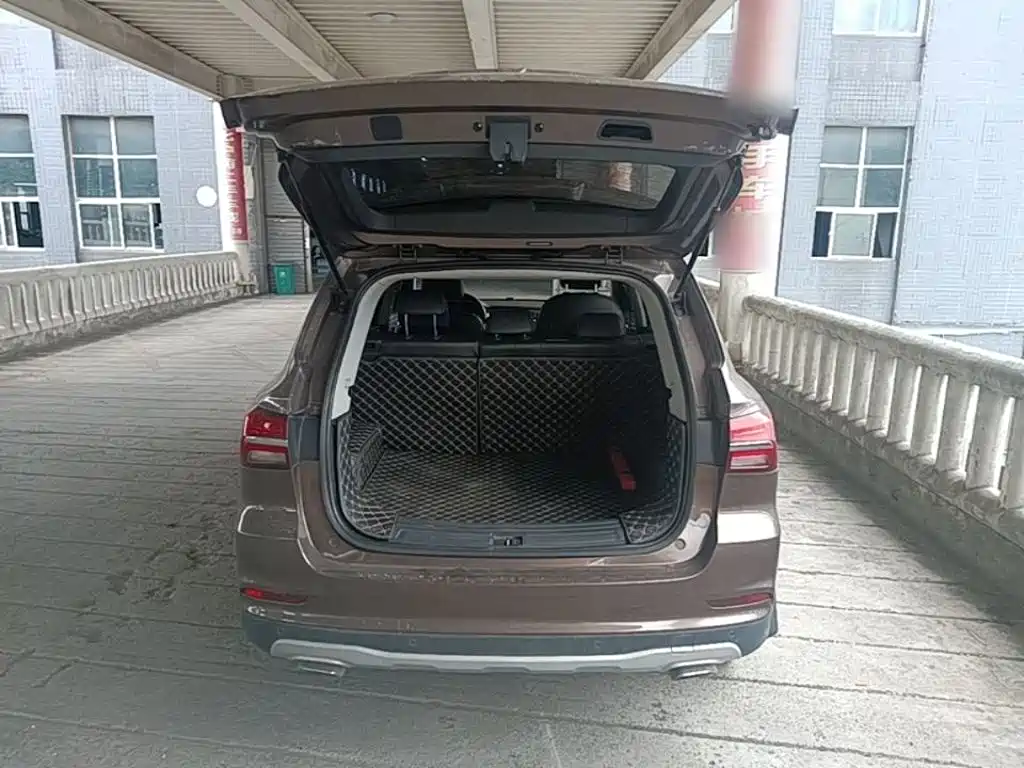 Фото 19 - Roewe RX5