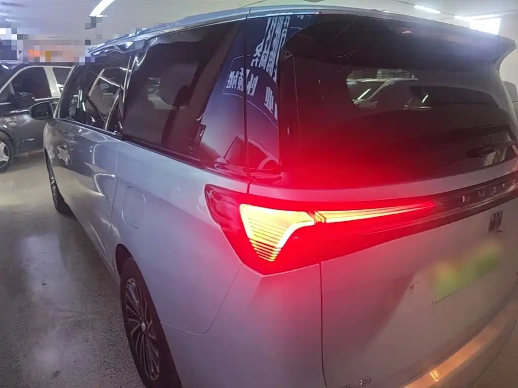 Buick GL8 New Energy 2025 Land Honor Premium Edition 7-Seater фото 5