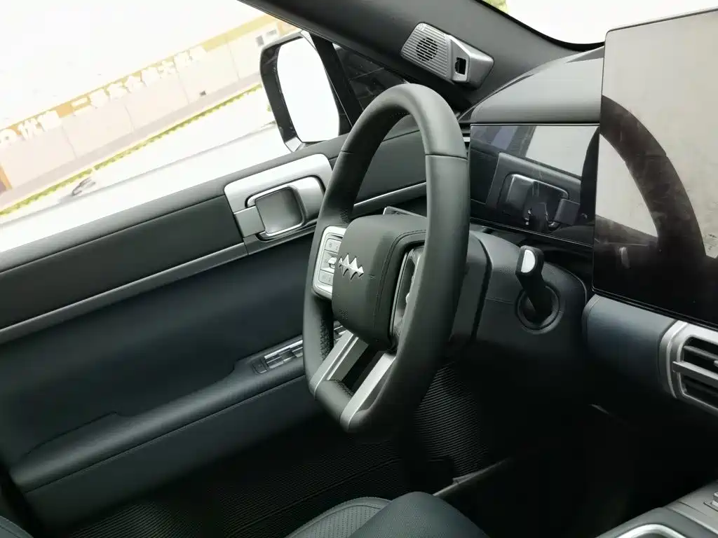 Fang Cheng Bao Titanium 7 2025 2025 AWD Base Model