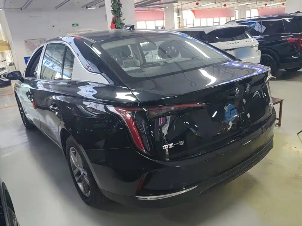 Hongqi E-QM5 2026 2025 610km PLUS