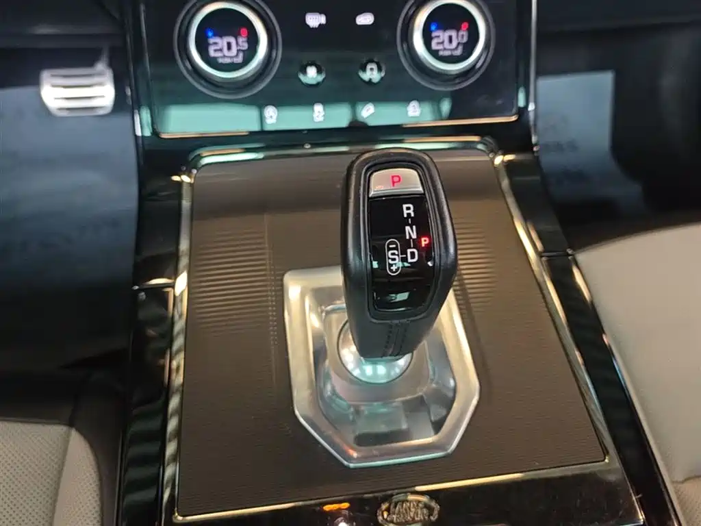 Land Rover Range Rover Evoque 2020 249PS R-DYNAMIC S Sport Edition фото 14