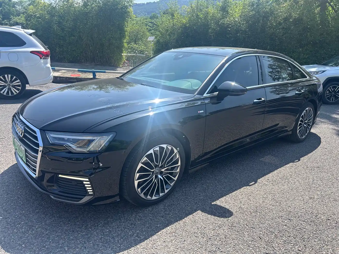 Audi A6L New Energy 2020 55 TFSI e quattro фото 2